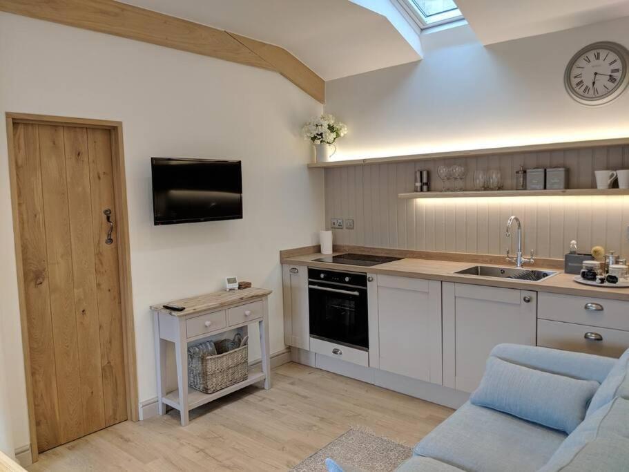 Barley - Cosy Stylish Apartment - Easy Access To Bath And Many Nearby Attractions Box  Exterior foto